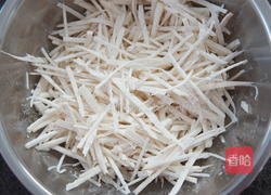 芋丝煎饼的做法图解1