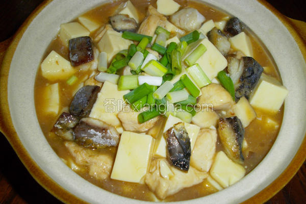 咸鱼鸡粒豆腐煲
