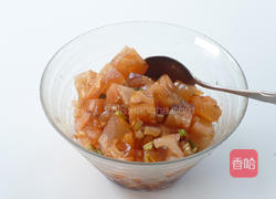 凉拌水晶肉皮冻的做法图解5