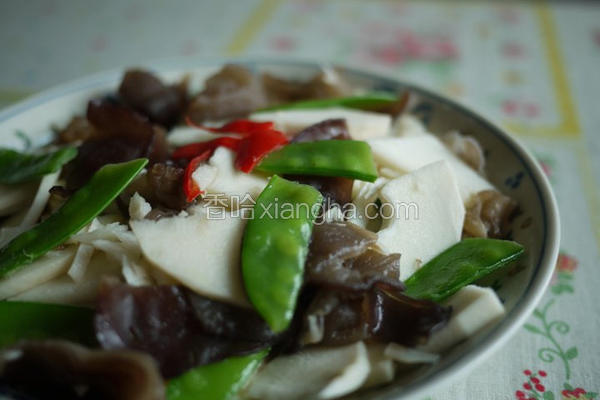 笋片木耳炒豆荚
