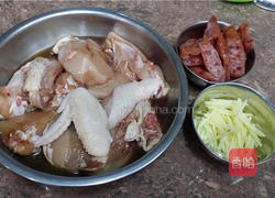 腊肠蒸鸡肉的做法图解1