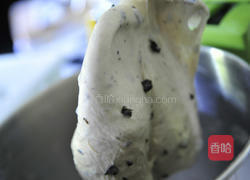 黑橄榄鸡蛋面包的做法图解3