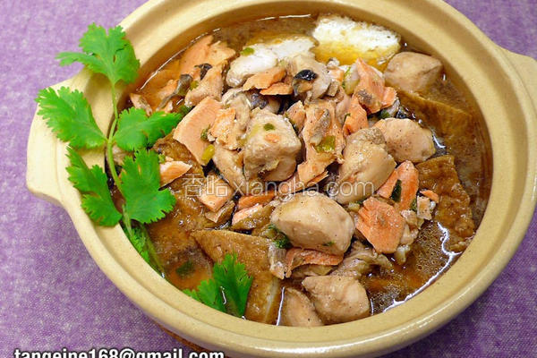 咸鲑鸡粒油豆腐煲