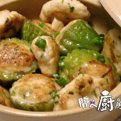 煎酿凉瓜鱼饼煲的做法[图]