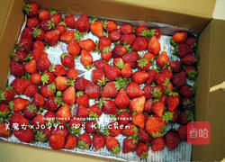 草莓果酱的做法图解1