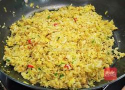 泰式蟹肉炒饭的做法图解2