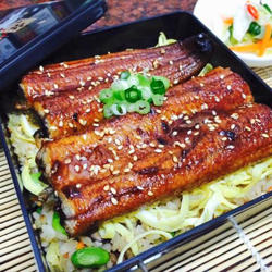 鳗鱼蔬菜炊饭的做法[图]