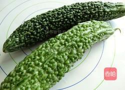 山苦瓜炒牛肉的做法图解1