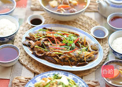 香菇姜丝烩汁蒸鱼的做法图解4