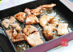 蚝油腐乳香煎里脊的做法图解3