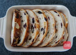 外酥内软面包布丁的做法图解1