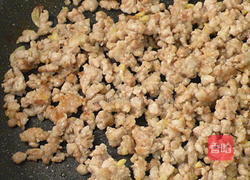 甜椒辣炒酸菜的做法图解4