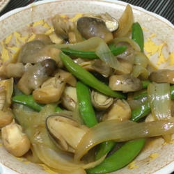 洋葱甜豆炒草菇的做法[图]