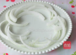 蚝油腐乳香煎里脊的做法图解2