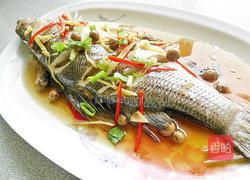 树子清蒸鲈鱼的做法图解2