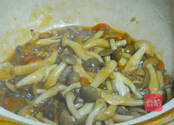 三杯海鲜菇的做法图解2