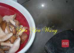 菠菜炒鲜菇的做法图解3
