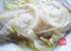 洋葱蒸鳕鱼的做法图解2