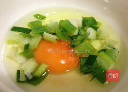 葱花蛋卷的做法图解1