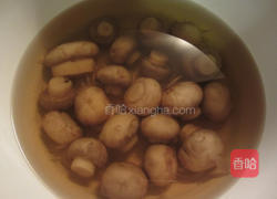 俄式洋菇橄榄抹酱的做法图解2