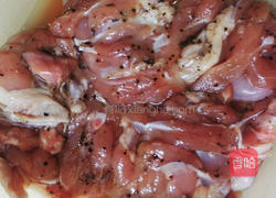 葱辣香煎鸡腿肉的做法图解1