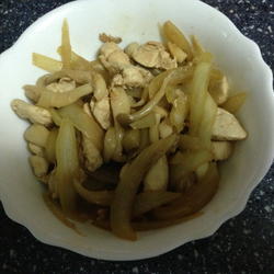 双菇炒鸡肉的做法[图]