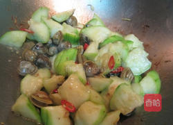 鲜蛤烩丝瓜的做法图解3