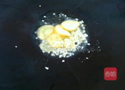 冬菇炒鸡的做法图解1