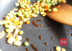 三色炒香肠的做法图解6