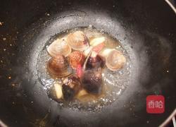 XO酱海鲜豆腐煲的做法图解5