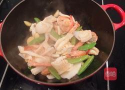XO酱海鲜豆腐煲的做法图解4