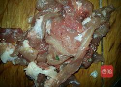 菜花炒肉的做法图解1