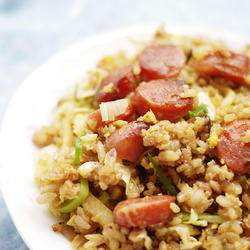 香肠萝卜泡菜炒饭的做法[图]