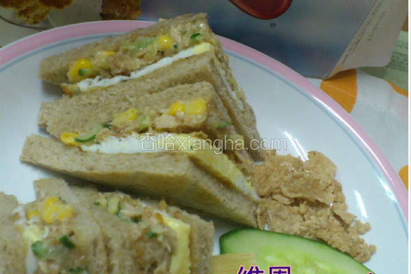 鲔鱼蛋土司