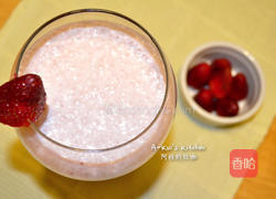 草莓牛奶的做法图解1