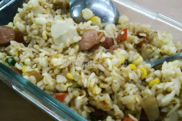 塔吉锅香肠蛋炒饭