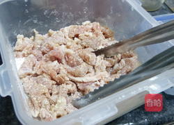 猪肉炸的做法图解3