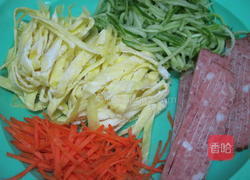 海苔坚果麻酱凉面的做法图解2