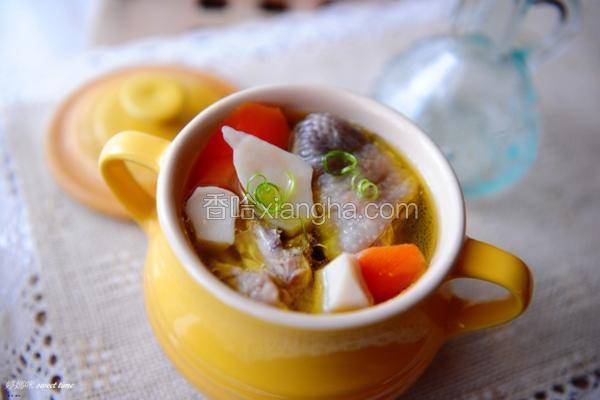 杏鲍菇炖鸡汤