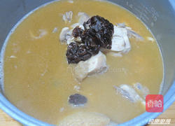 桂圆黑枣麻油鸡的做法图解8