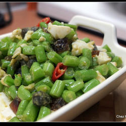 金银蛋辣炒四季豆的做法[图]