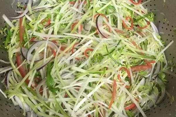 青木瓜凉拌鸡丝