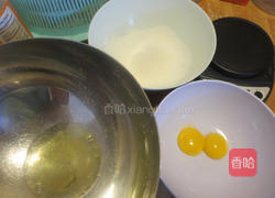 戚风蛋糕的做法图解2