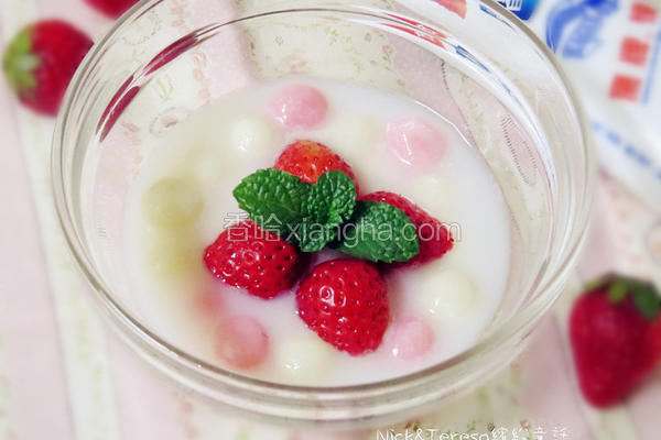 草莓甜汤圆