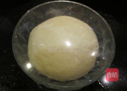 牛奶面包的做法图解1