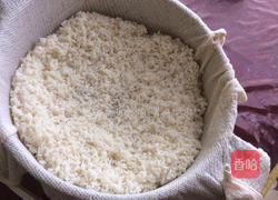 鱿鱼筒糯米饭的做法图解1