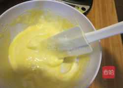 戚风蛋糕的做法图解7