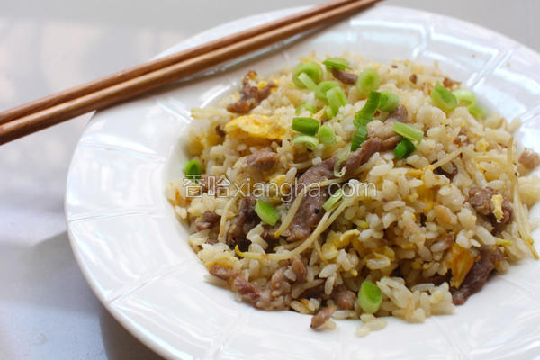 银芽肉丝蛋炒饭