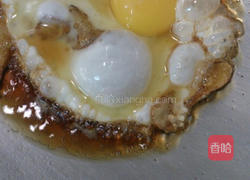 麻油煎蛋的做法图解3