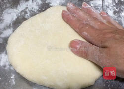 海鲜披萨的做法图解4